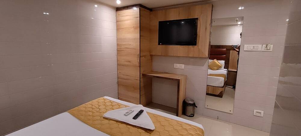 Мумбаи: Hotel Sai Suites Dadar