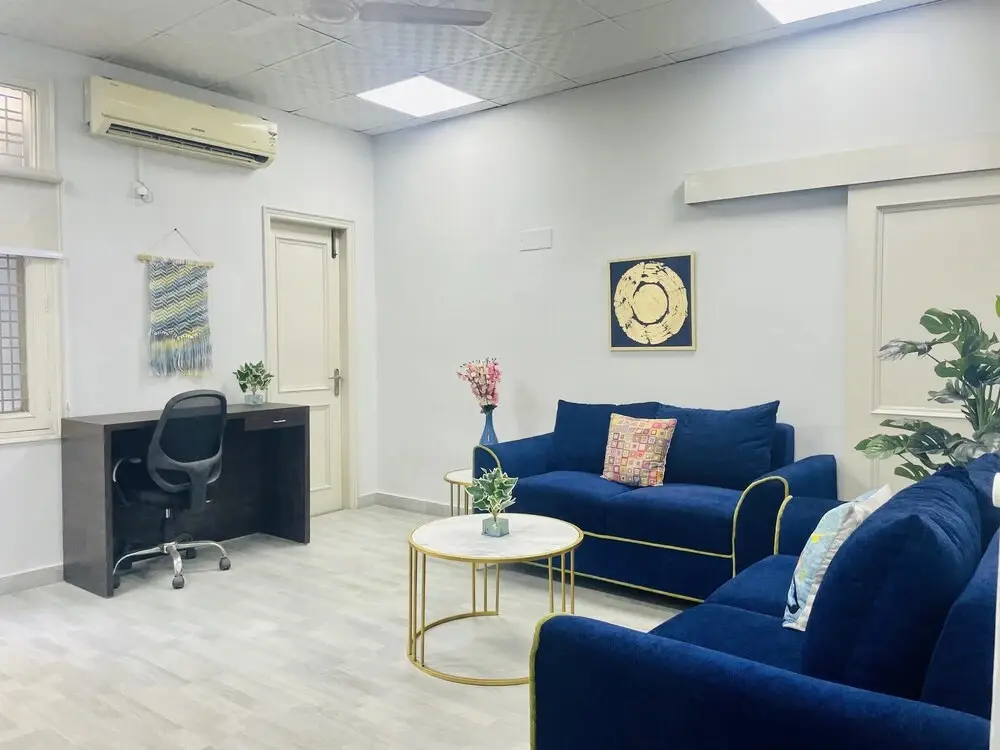 Гуруграм: BluO Modern 1BHK - DLF Galleria Market