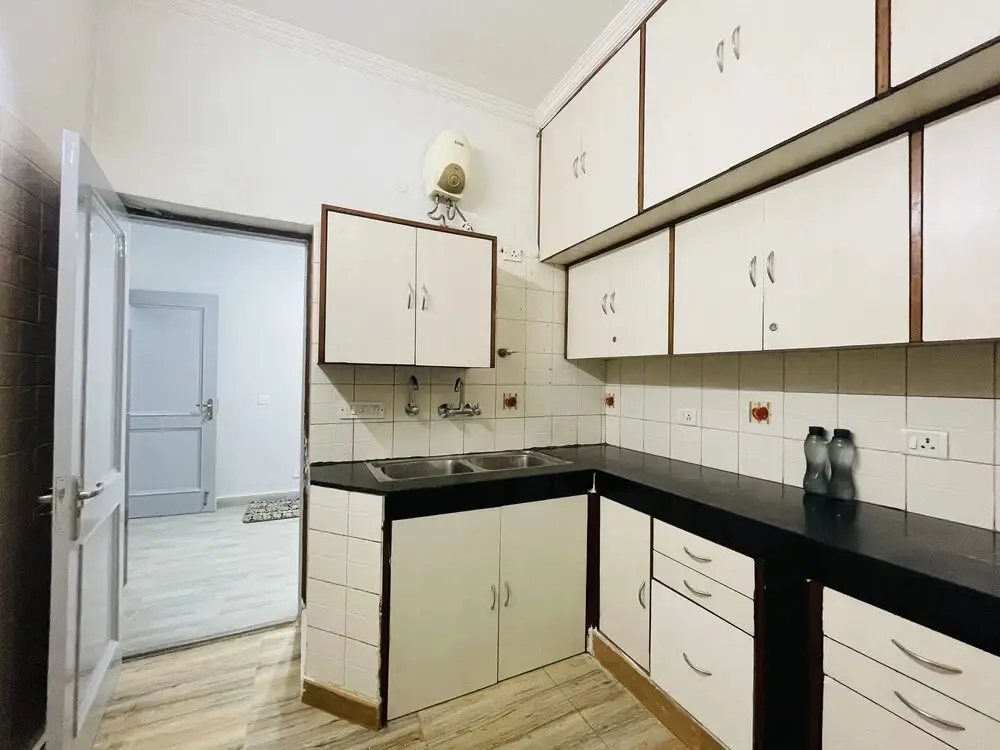 Гуруграм: BluO Modern 1BHK - DLF Galleria Market
