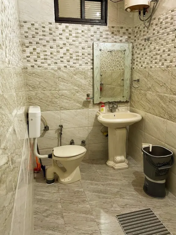 Джайпур: SOHANAs Homestays- 2 BHK Apartment with Terrace near Jaipur International Airport