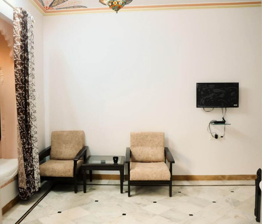 Садри: Ranakpur Hill Resort