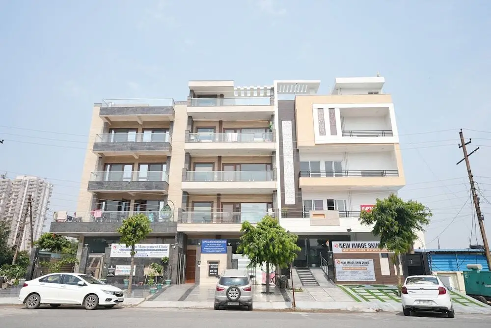 Gupta Residency Near Noida Sector 50 Metro Station — фото 1