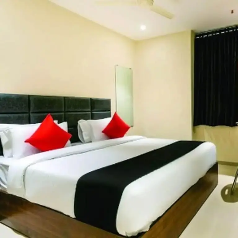 Сурат: Hotel Kumkum Palace