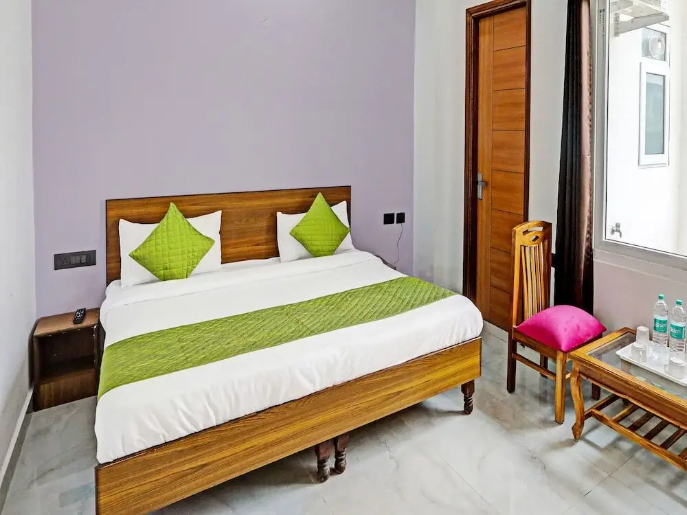 Нойда: Hotel Golden Admire By F9 Hotels