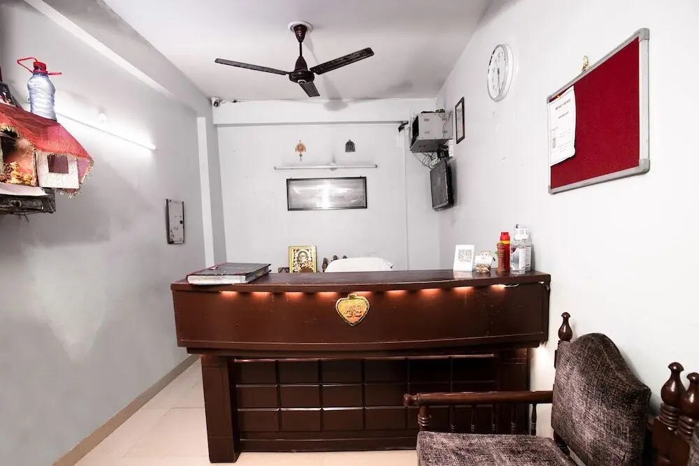 Нью-Дели: Hotel Royal Avenue By F9 Hotels