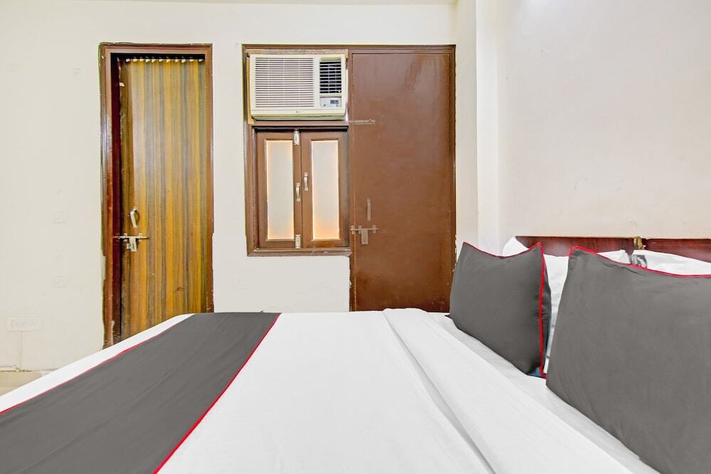 Нью-Дели: Hotel Royal Avenue By F9 Hotels