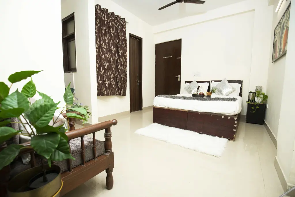 Нью-Дели: Hotel Royal Avenue By F9 Hotels