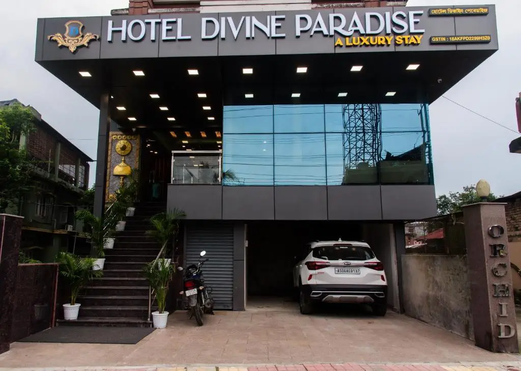Hotel Divine Paradise - Dibrugarh — фото 1