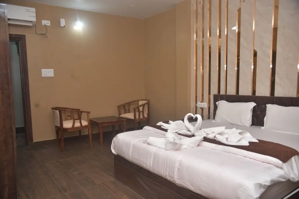 Алипурдуар: Hotel Maa International