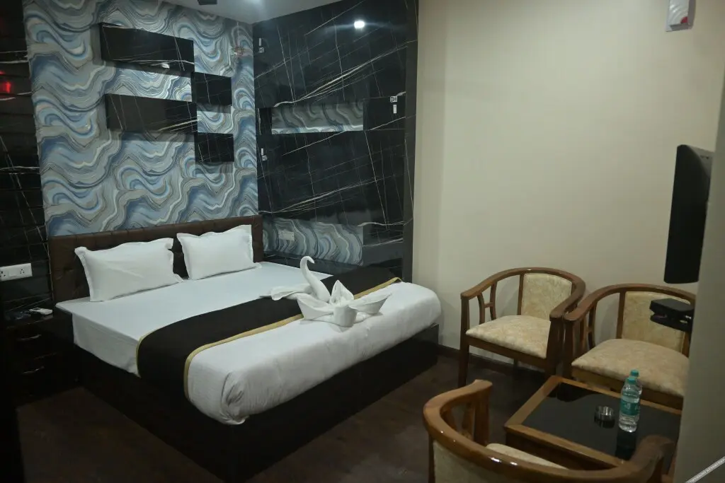 Алипурдуар: Hotel Maa International