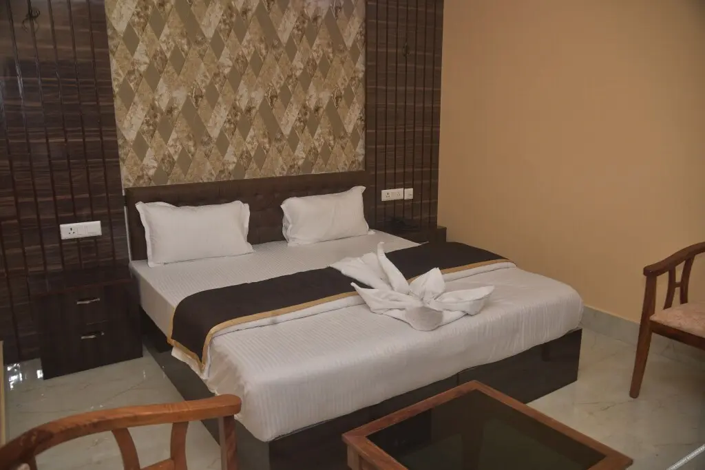 Алипурдуар: Hotel Maa International