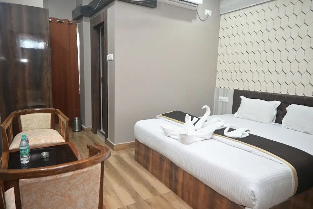 Алипурдуар: Hotel Maa International