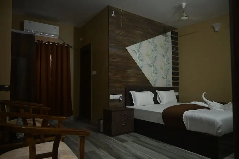 Алипурдуар: Hotel Maa International