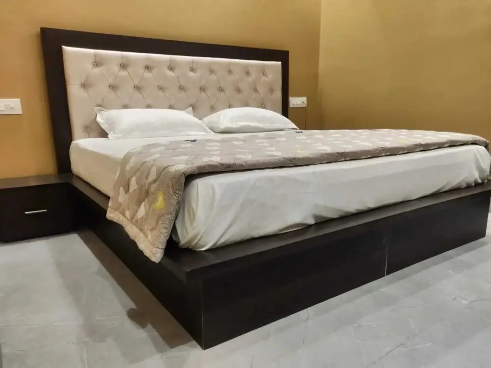 Амбала: The Republic Hotel