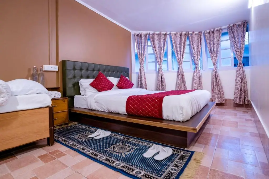 Гангток: Sparrow Juniper Tree 2 min walk To Mg Marg