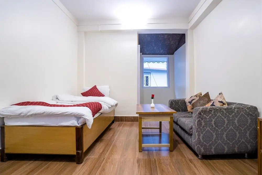 Гангток: Sparrow Juniper Tree 2 min walk To Mg Marg