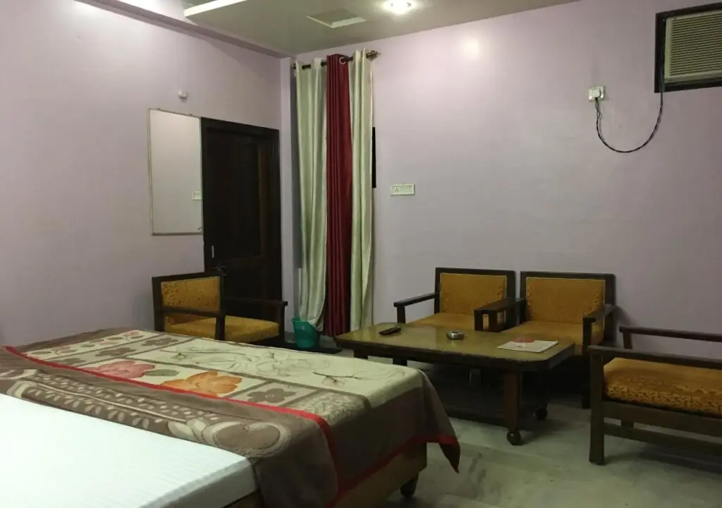 Крепость Jhansi: Hotel Samrat