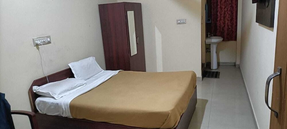 Kyarkoppa: iROOMZ Hotel Vishwa Lodging