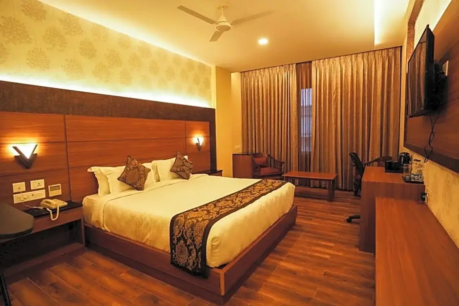 Особая экономическая зона Mahindra World City: V Five Hotel