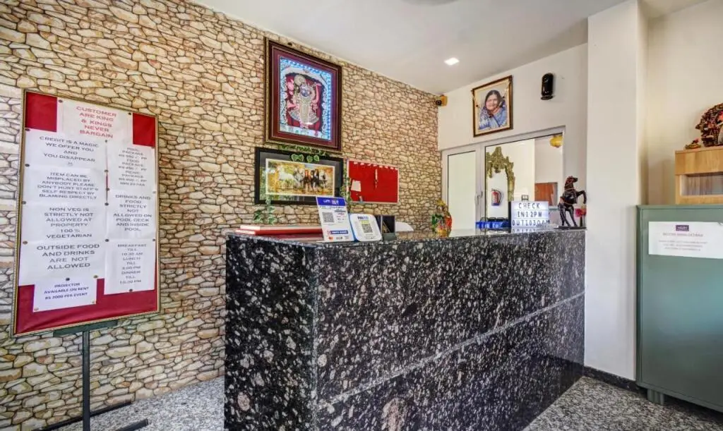 Удаипур: Treebo Trend The Lavit Malhar With Mountain View