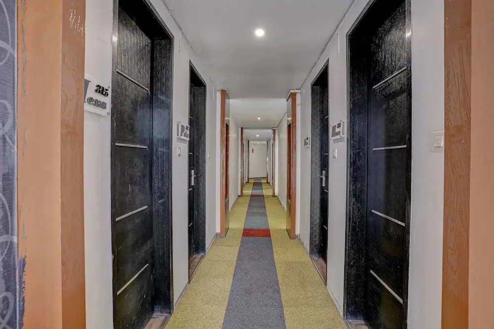 Тхане: Hotel RR Suites - Near LODHA Xperia Mall