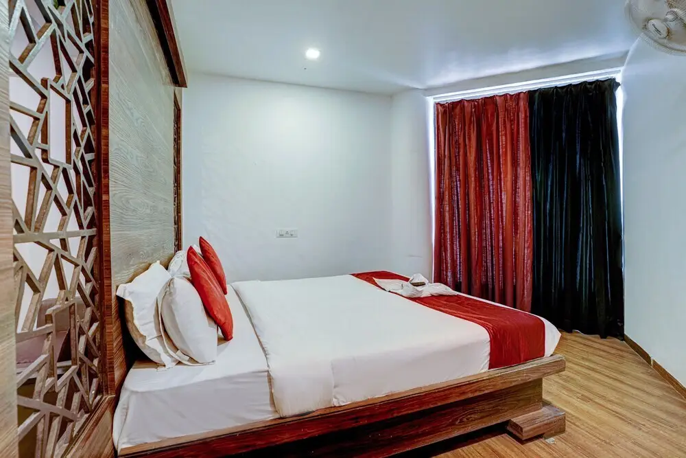Тхане: Hotel RR Suites - Near LODHA Xperia Mall