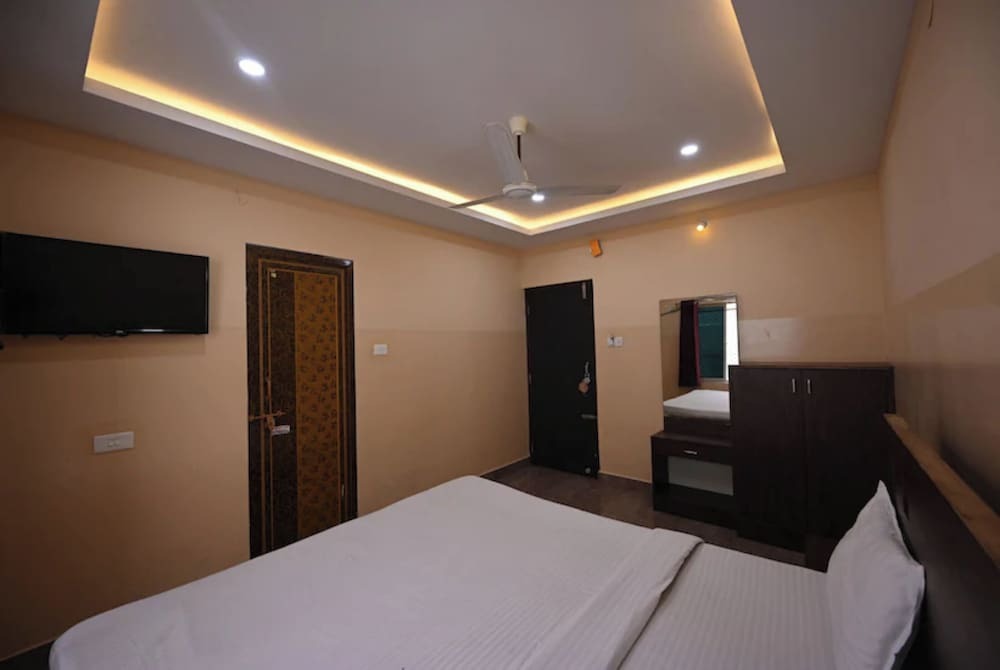 Пури: Goroomgo New Moon Inn Puri1024