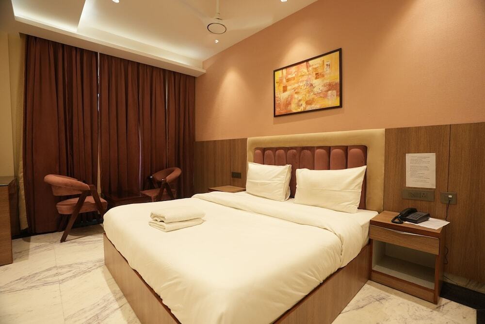 Большая Нойда: Lime Tree Hotels & Banquet Greater Noida