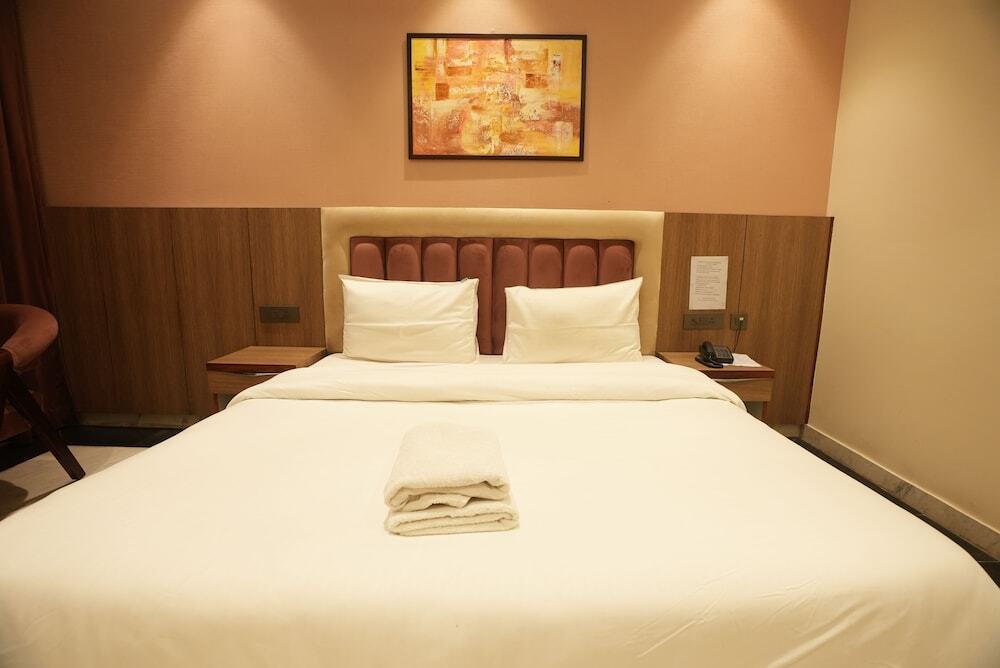 Большая Нойда: Lime Tree Hotels & Banquet Greater Noida