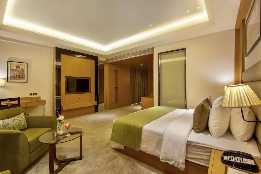 Алипур: Sarovar Portico Sonipat