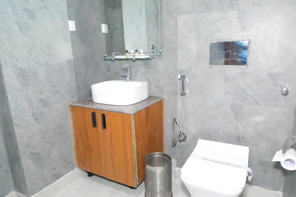 Нойда: Sarla Hotel Inn