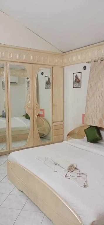 Ахмедабад: Elis Hospitality Service Parth Bungalow