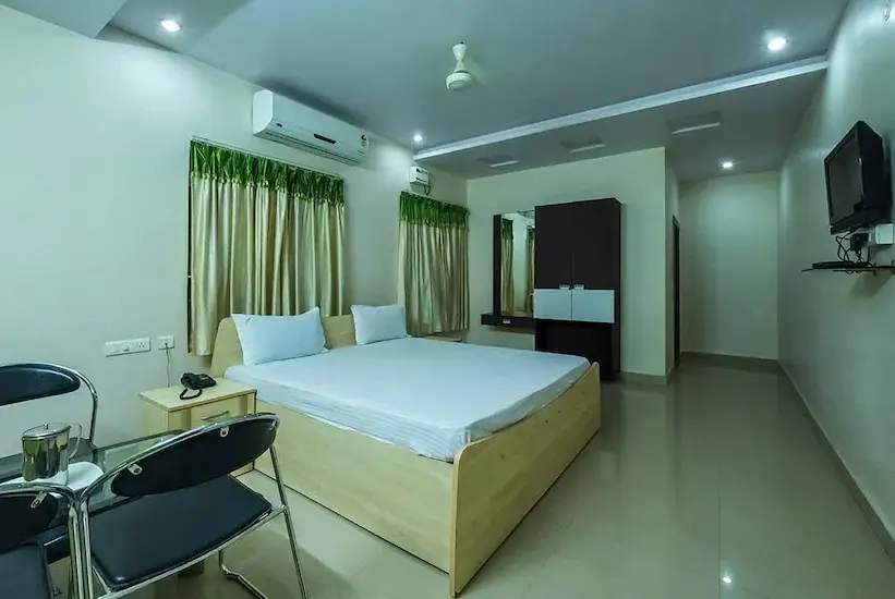 Раджамундри: Hotel Jagadeeswari