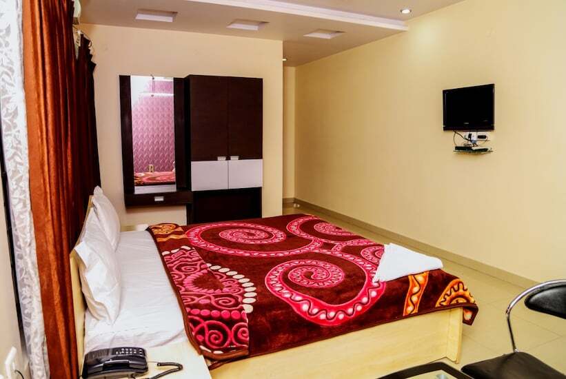 Раджамундри: Hotel Jagadeeswari