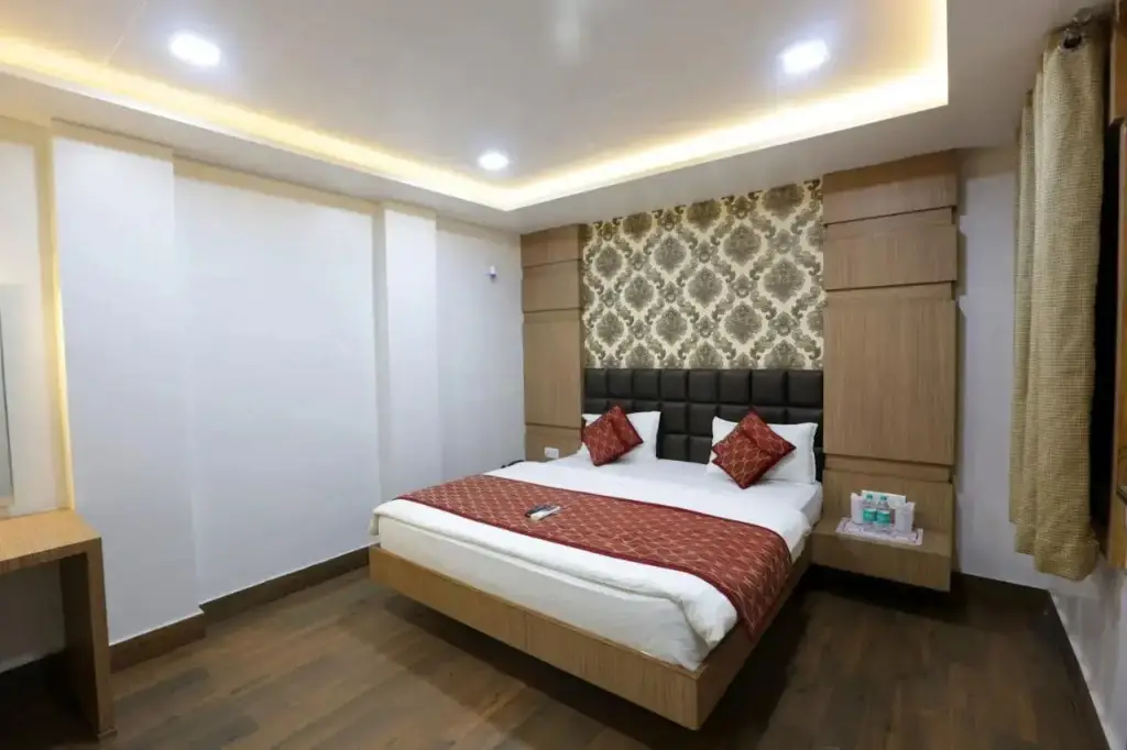 Праяградж: Hotel Pride Inn