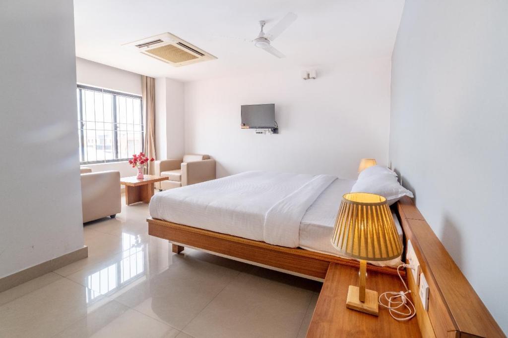 Чираккал: Hotel BKM International