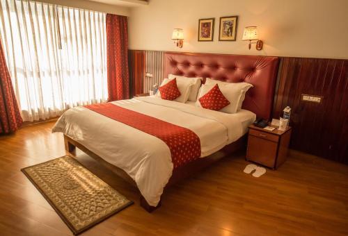 Импхал: The Classic Hotel