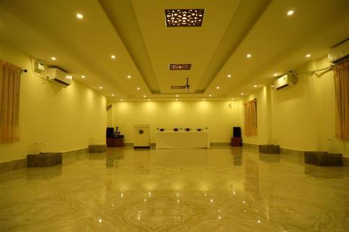 Тируппуванам: Muthu mahal Hotel dream world