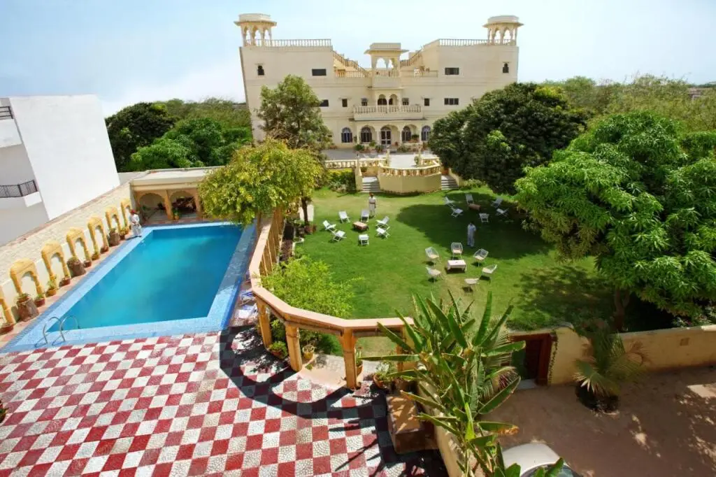 Луни: Jhalamand Garh by 1589 Hotels Jodhpur