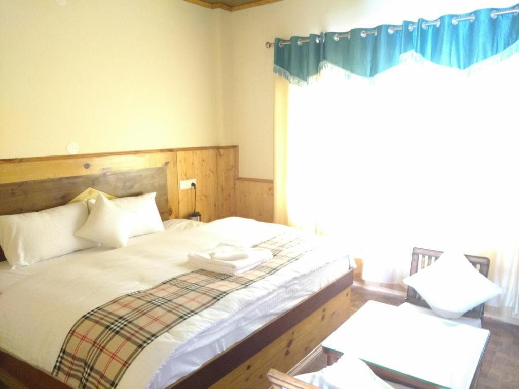 Куфри: Hill Top Resorts Narkanda