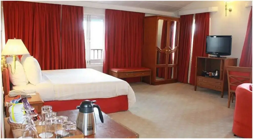 Шимла: Clarkes hotel, A grand heritage hotel since 1898