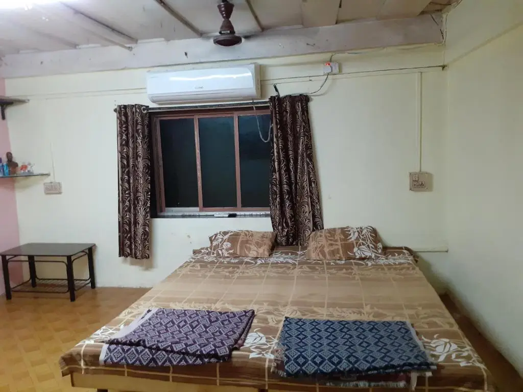 Малван: Nitish home stay ac room