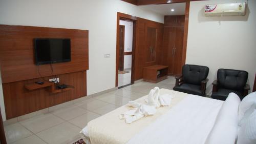 Нурпур: Hotel KARA