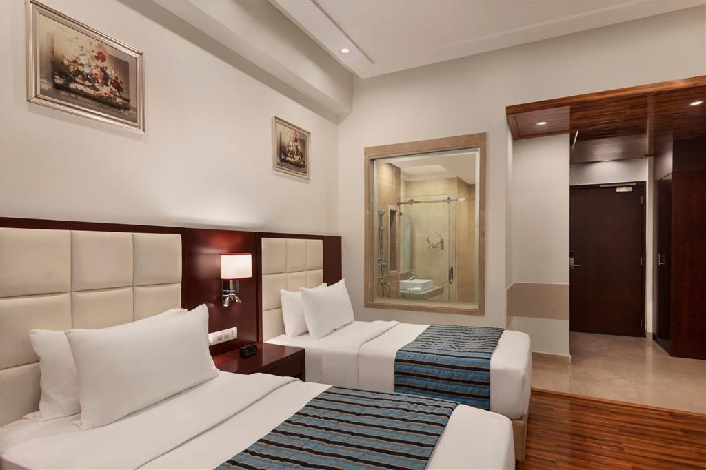 Большая Нойда: Ramada by Wyndham New Delhi Pitampura