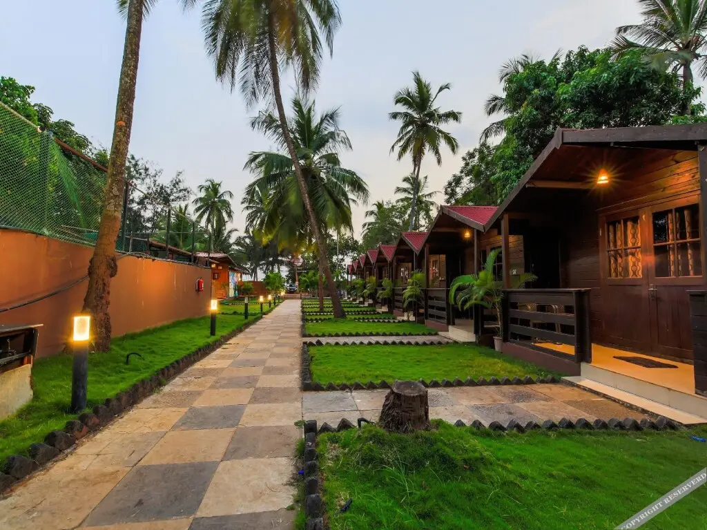 Морджим: Stone Wood Village Resort - Morjim Beach