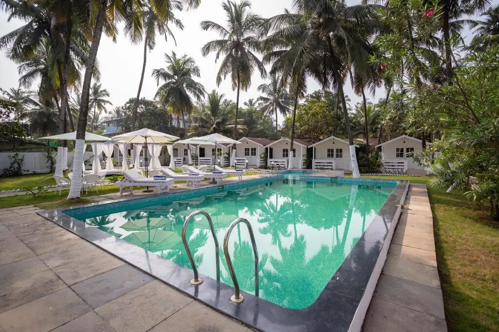 Морджим: Stone Wood Village Resort - Morjim Beach