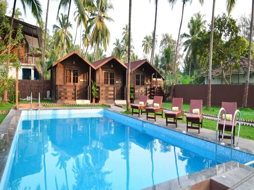 Морджим: Stone Wood Village Resort - Morjim Beach