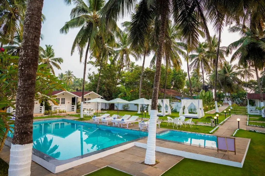 Морджим: Stone Wood Village Resort - Morjim Beach