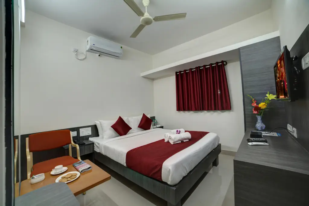 Бангалор: SM Royal Suites Transit Hotel near Kempegowda international Airport Bangalore