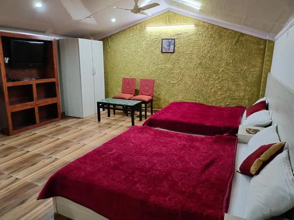 Наинитал: Corbett Symphony Resort